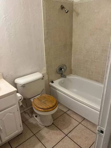 Main picture of 2028 Daley St
