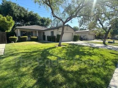 Main picture of 1910 E Country Ave