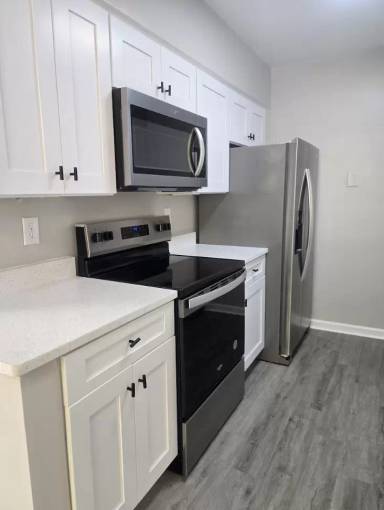 Main picture of 3452 Summit Ct NE