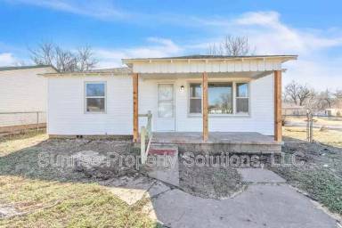 Main picture of 300 SE 48th St