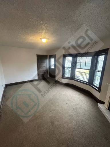 Main picture of 566 Memorial Pkwy