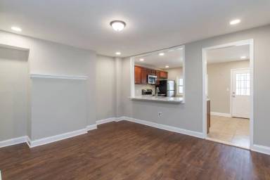 Main picture of 635 E Hector St