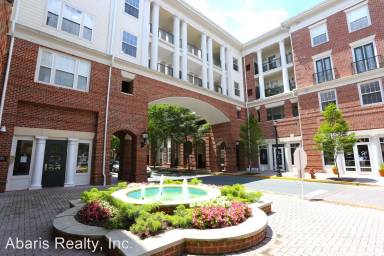Main picture of Colonnade At Kentlands