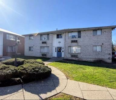 Main picture of 2000 Woodlawn Ave NW