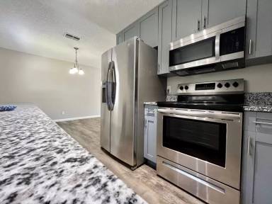 Main picture of 8715 N 37th St