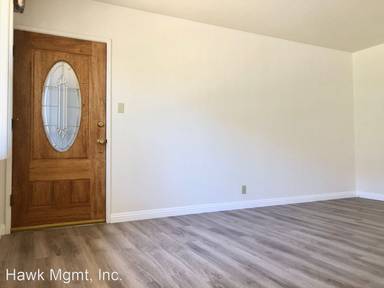 Main picture of 1327 E Appleton St