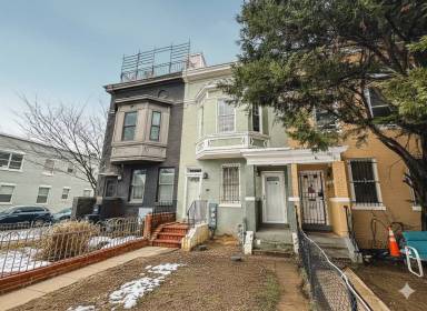 Main picture of 1521 3rd St NW
