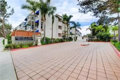 Main picture of 8310 Regents Rd