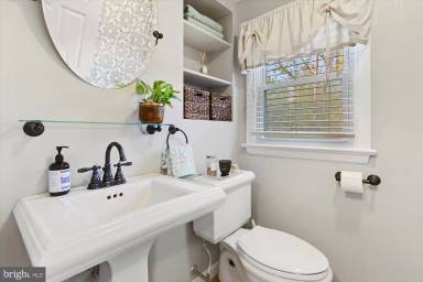 Main picture of 3414 Canby St