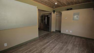 Main picture of 2449 Van Brunt Blvd