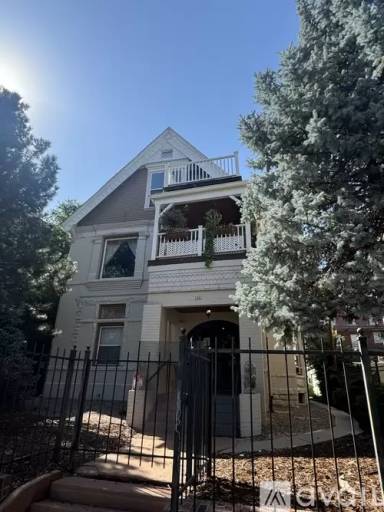 Main picture of 1361 N Pearl St