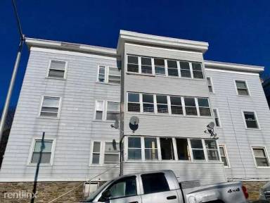 Main picture of 9 5th Ave