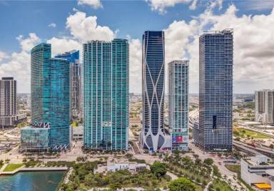 Main picture of 900 Biscayne Bay Condos