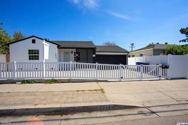Main picture of 7912 Vineland Ave