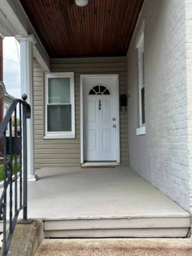 Main picture of 351 Center St