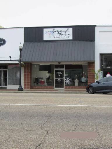 Main picture of 121 N Main St