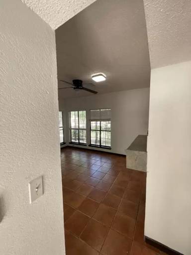 Main picture of 6100 Woodlake Pkwy