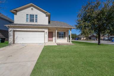 Main picture of 1500 Amberwood Loop