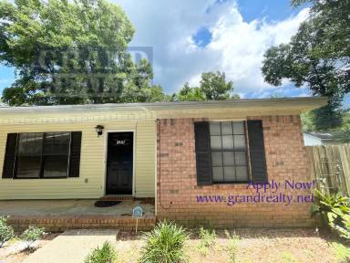 Main picture of 2887 E Johnson Ave