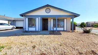 Main picture of 27295 El Cajon Ln