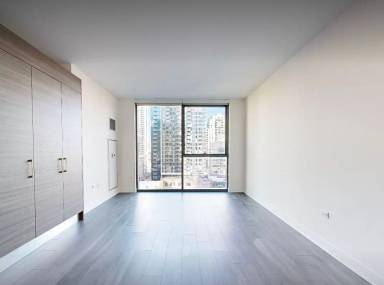 Main picture of 450 N Franklin St