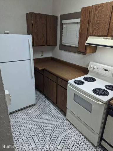 Main picture of 1039 N 6th Ave