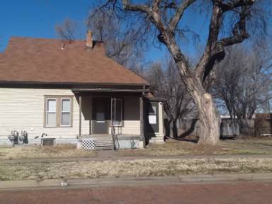 Main picture of 902 W Elm St