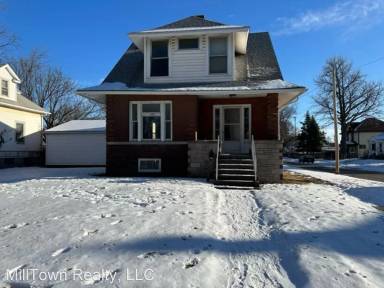 Main picture of 2125 Claussen St