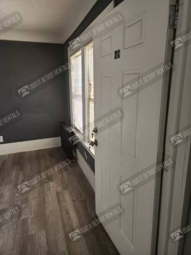 Main picture of 17310 Bentler St