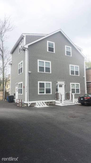 Main picture of 3381 Washington St