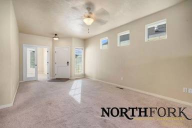 Main picture of 1204 W Tacola St
