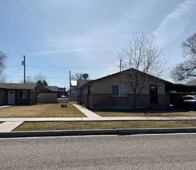 Main picture of 920 11th Ave S