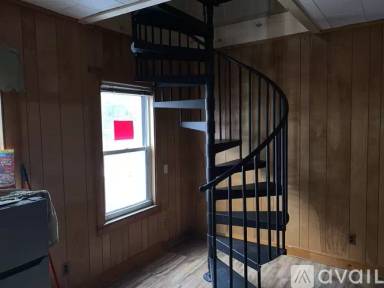 Main picture of 17 Whitcomb St