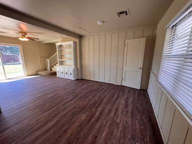 Main picture of 2900 Shirley Ln