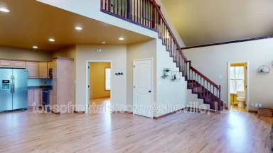 Main picture of 21 Rolling Ridge Trl