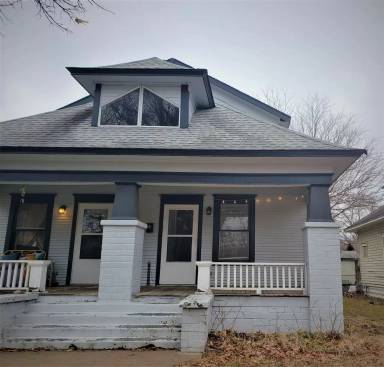 Main picture of 144 S Green St