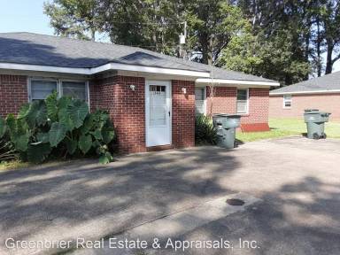 Main picture of 1342 Strand St