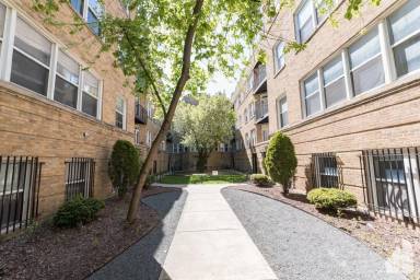 Main picture of 1832 N Humboldt Blvd