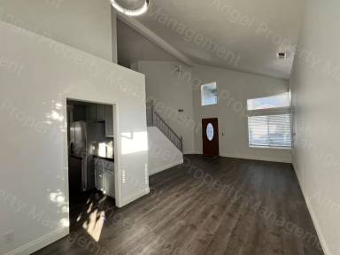 Main picture of 5221 Moonlight Way