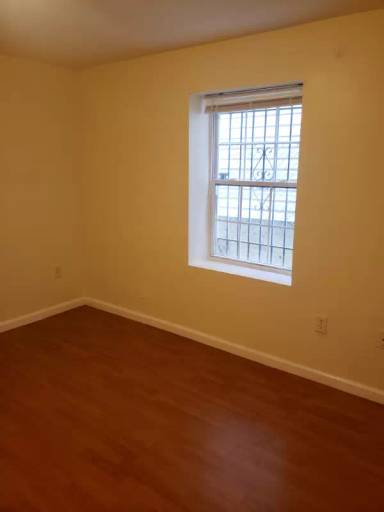 Main picture of 469 Hawthorne Ave