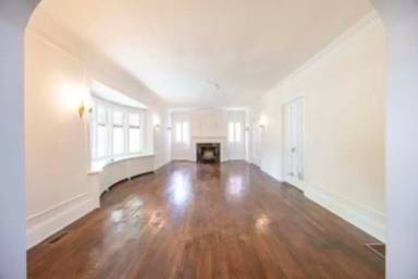 Main picture of 1516 E 115th St