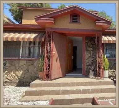Main picture of 3408 S Budlong Ave