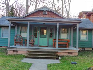 Main picture of 102 Flint St