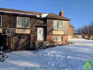 Main picture of 9100 - 9102 W 78th St