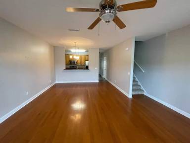 Main picture of 310 Stratford Dr