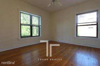 Main picture of 813 W Waveland Ave