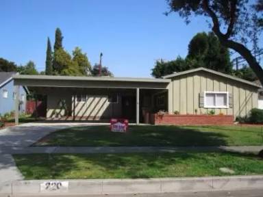 Main picture of 220 N Orchard Ave
