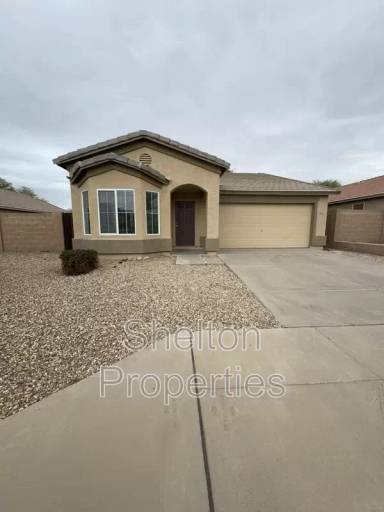 Main picture of 926 S 241st Ln