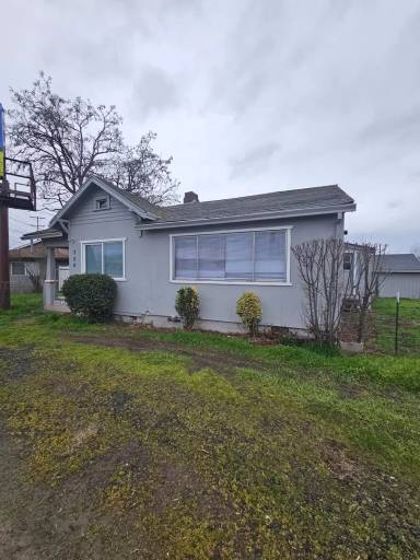 Main picture of 726 W McAndrews Rd