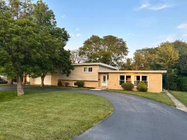 Main picture of 104 Graymoor Ln